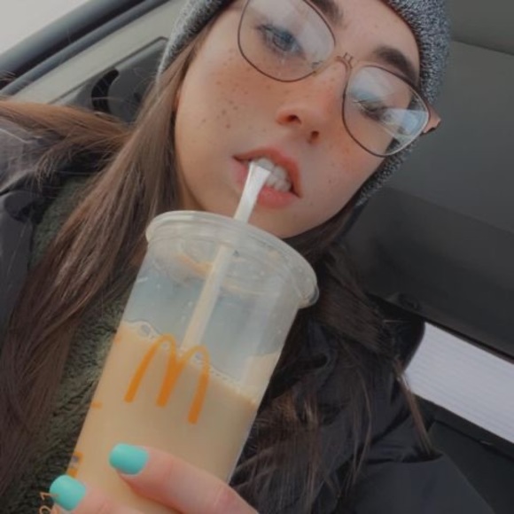 Meet your Posher, Jacquelyn - Picture 1 of 1